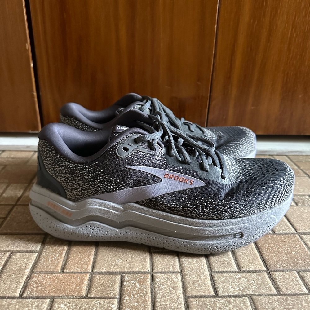 Brooks Ghost Max 2.0 | size 10 | Grey | wide